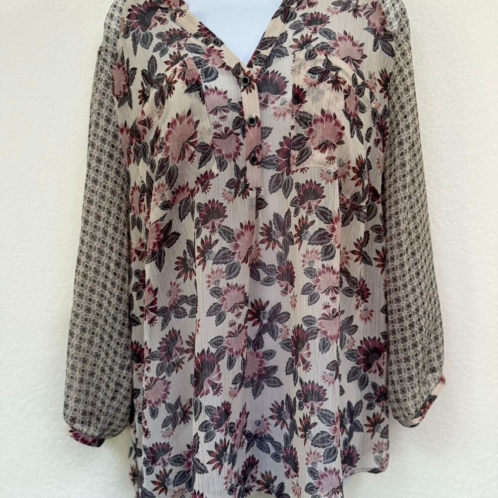 Maurices Women's Beige Floral Blouse size 1